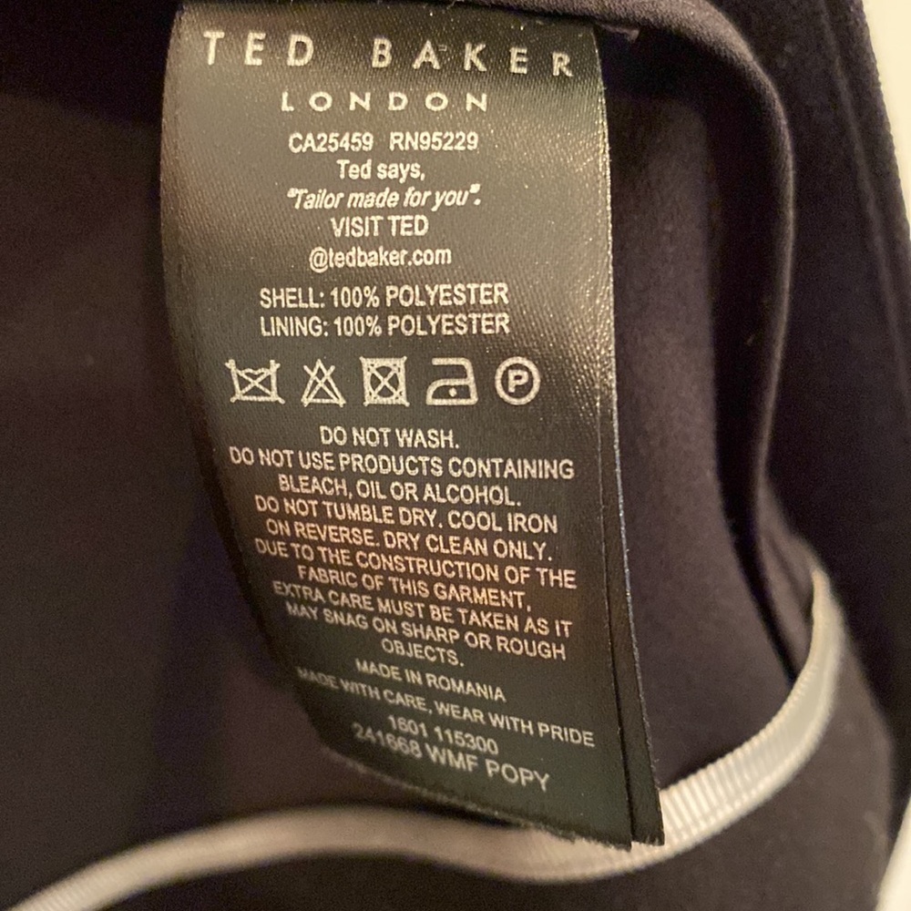 Ted Baker black blazer. Three quarter length ruched sleeves. TB 3 / US8 / US10 - Picture 3 of 9